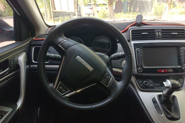 Used Haval M6 2019 1.5T DCT Two-Wheel Drive Urban Version China VI Standard Steering Wheel
