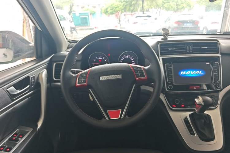 Used Haval M6 2019 1.5T DCT Two-Wheel Drive Elite Version China VI Standard Steering Wheel