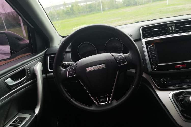 Used Haval M6 2019 1.5T Manual Two-Wheel Drive Elite Version China VI Standard Steering Wheel