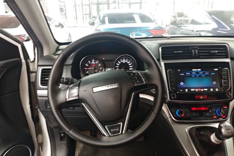 Used Haval M6 2019 1.5T Manual Two-Wheel Drive Elite Version China VI Standard Steering Wheel