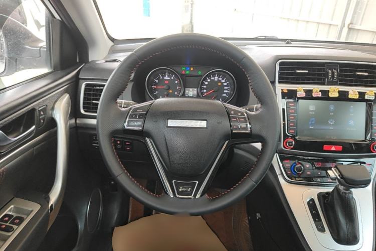 Used Haval M6 2019 1.5T DCT Two-Wheel Drive Elite Version China VI Standard Steering Wheel