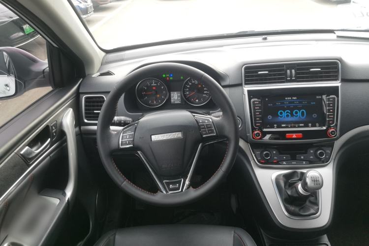 Used Haval M6 2019 1.5T Manual Two-Wheel Drive Elite Version China VI Standard Steering Wheel