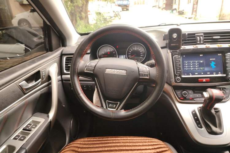 Used Haval M6 2019 1.5T DCT Two-Wheel Drive Elite Version China VI Standard Steering Wheel