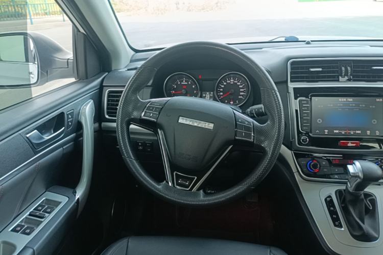 Used Haval M6 2019 1.5T DCT Two-Wheel Drive Value Edition China VI Standard Steering Wheel