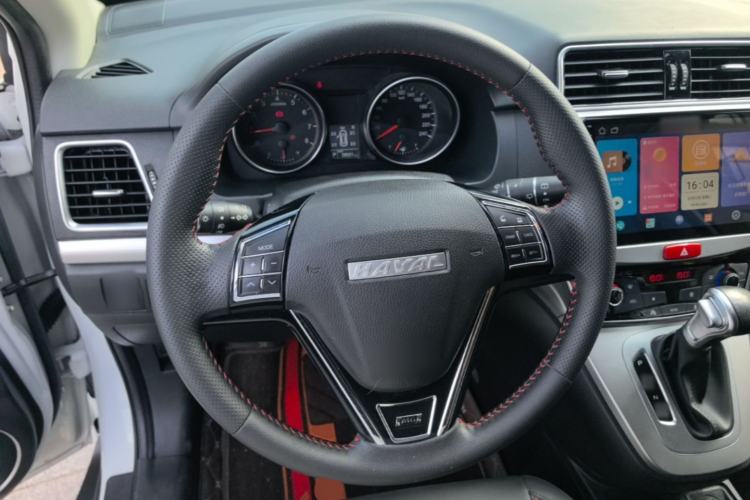 Used Haval M6 2019 1.5T DCT Two-Wheel Drive Elite Version China VI Standard Steering Wheel