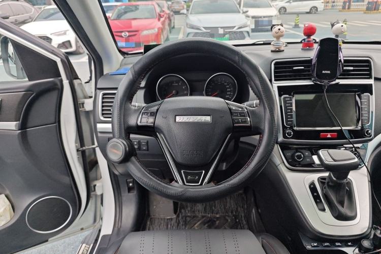 Used Haval M6 2019 1.5T DCT Two-Wheel Drive Elite Version China VI Standard Steering Wheel