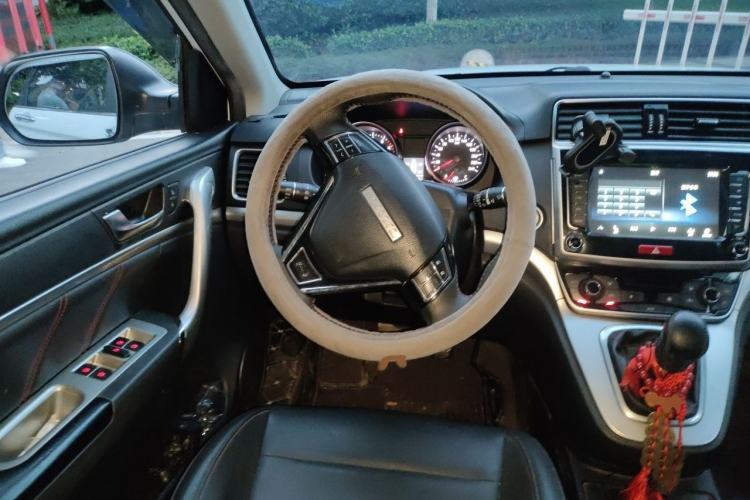Used Haval M6 2019 1.5T Manual Two-Wheel Drive Elite Version China VI Standard Steering Wheel