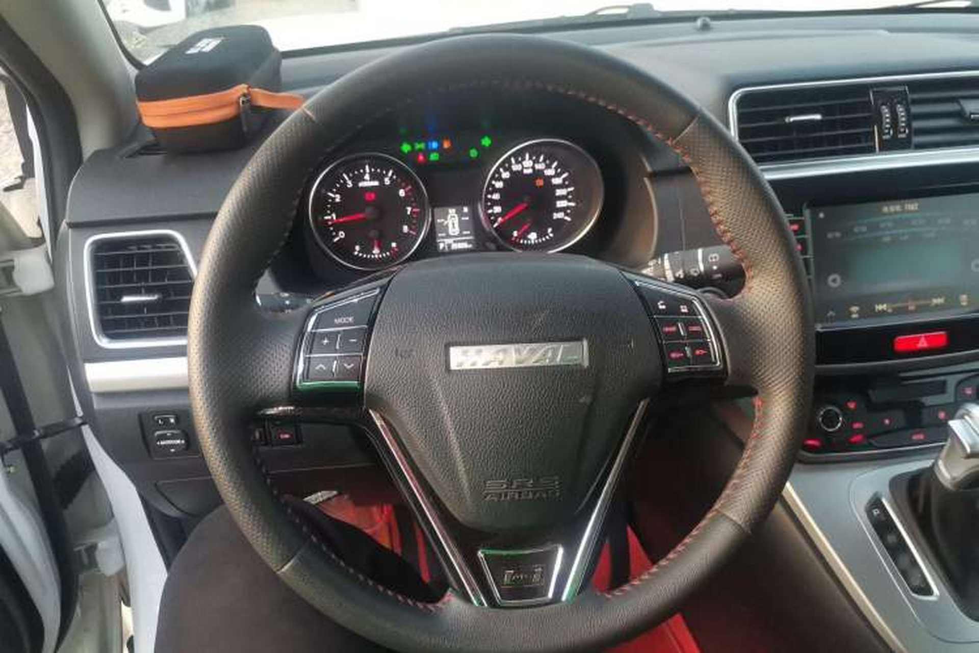 Used Haval M6 2019 1.5T DCT Two-Wheel Drive Elite Version China VI Standard Steering Wheel