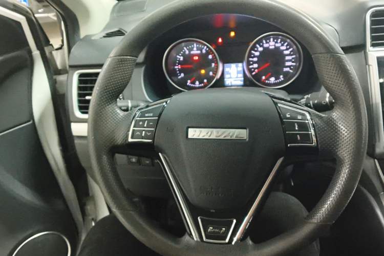 Used Haval M6 2019 1.5T DCT Two-Wheel Drive Value Edition China VI Standard Steering Wheel