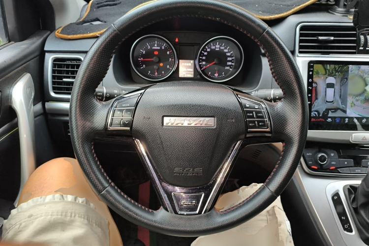 Used Haval M6 2019 1.5T DCT Two-Wheel Drive Elite Version China VI Standard Steering Wheel