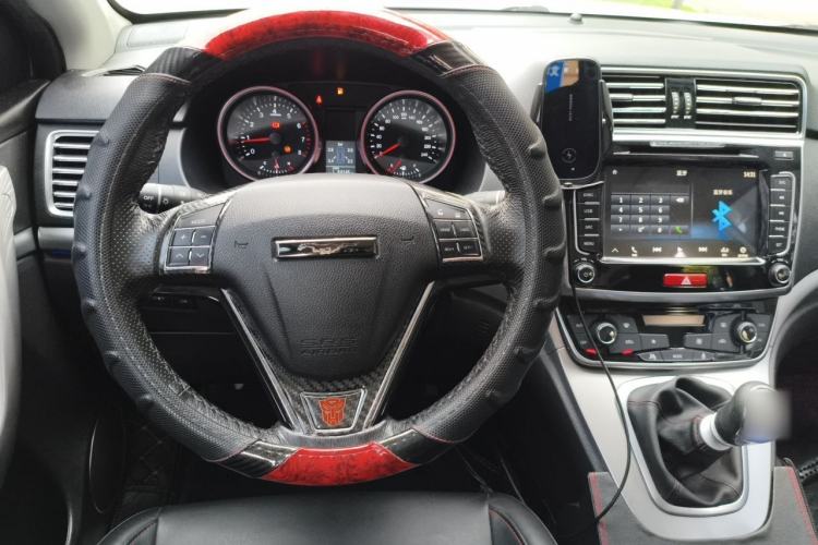 Used Haval M6 2019 1.5T Manual Two-Wheel Drive Elite Version China V Standard Steering Wheel
