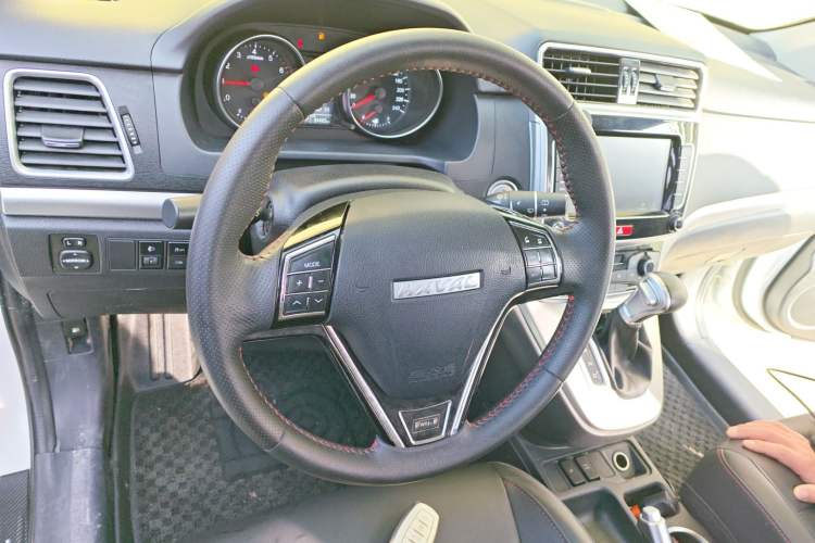 Used Haval M6 2019 1.5T DCT Two-Wheel Drive Elite Version China VI Standard Steering Wheel