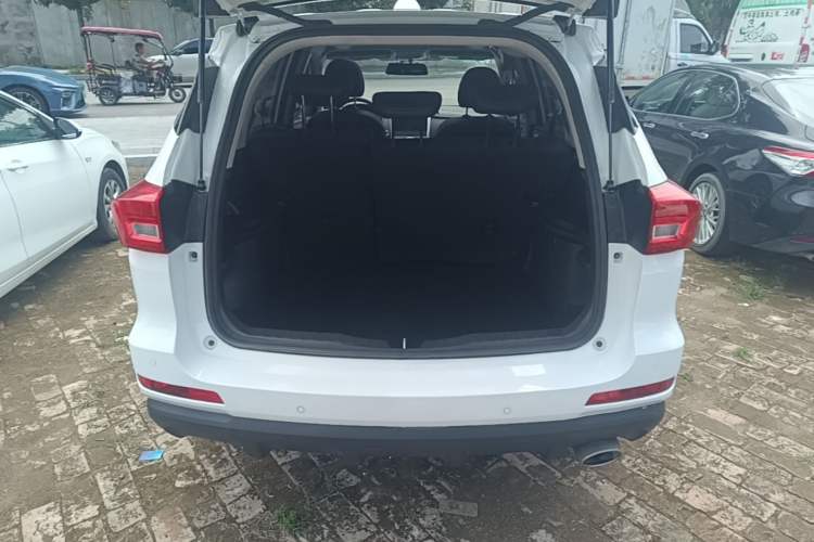 Used Haval M6 2019 1.5T DCT Two-Wheel Drive Value Edition China VI Standard Trunk