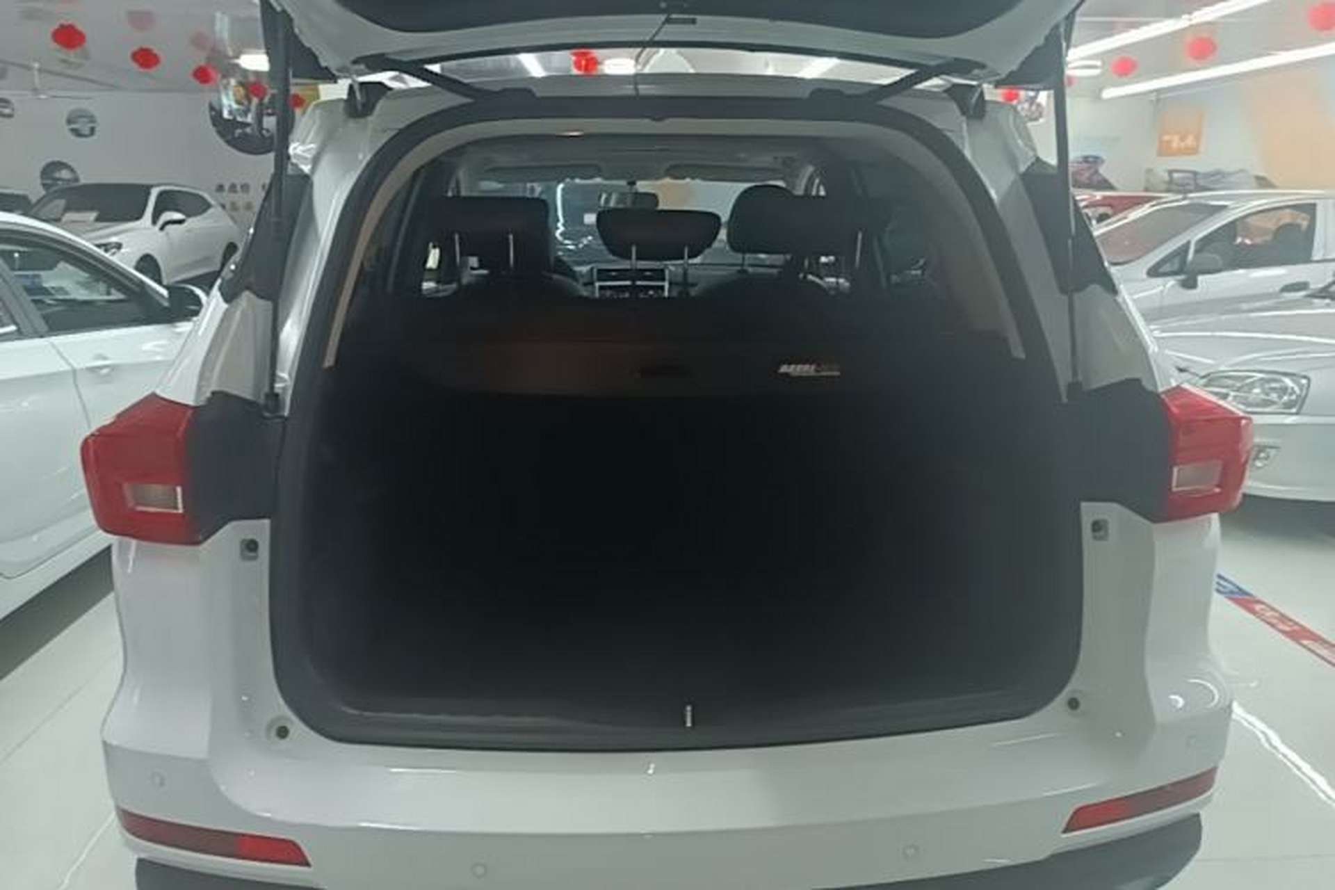 Used Haval M6 2019 1.5T Manual Two-Wheel Drive Elite Version China VI Standard Trunk