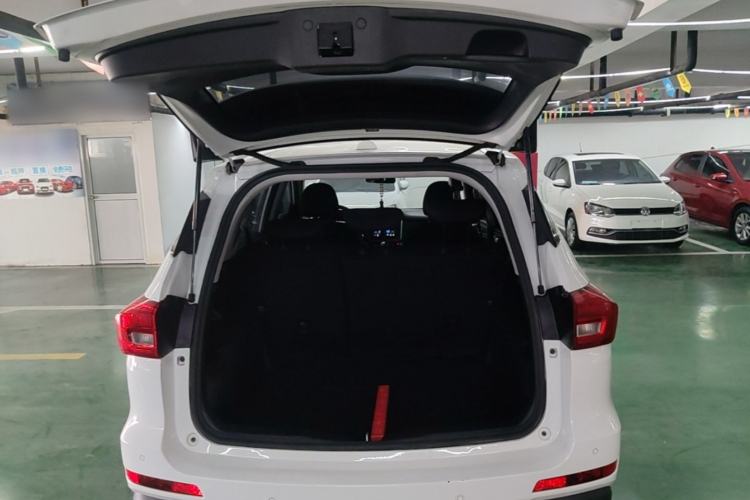Used Haval M6 2019 1.5T Manual Two-Wheel Drive Urban Version China VI Standard Trunk