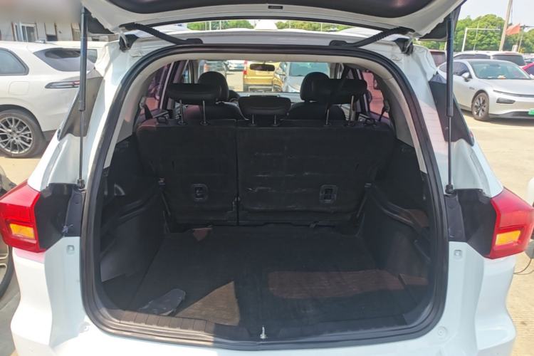 Used Haval M6 2019 1.5T Manual Two-Wheel Drive Elite Version China VI Standard Trunk