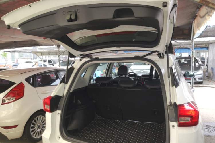 Used Haval M6 2019 1.5T DCT Two-Wheel Drive Elite Version China VI Standard Trunk