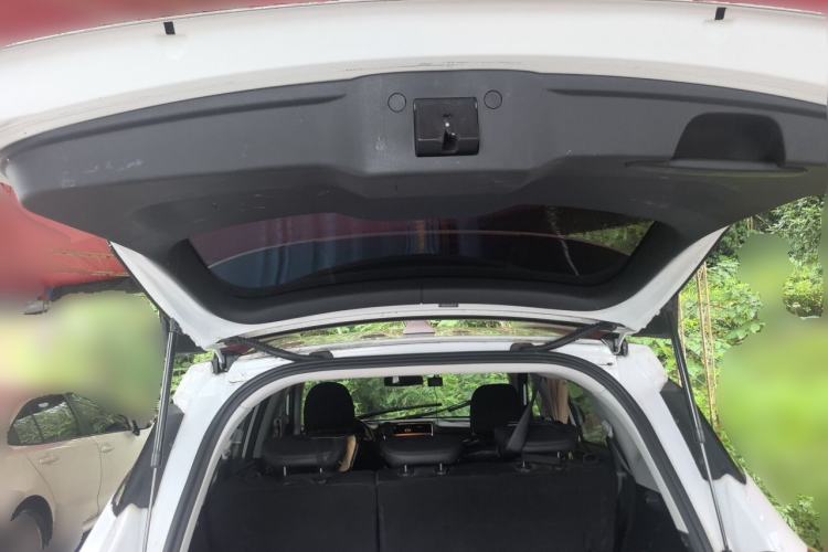 Used Haval M6 2019 1.5T Manual Two-Wheel Drive Elite Version China VI Standard Trunk