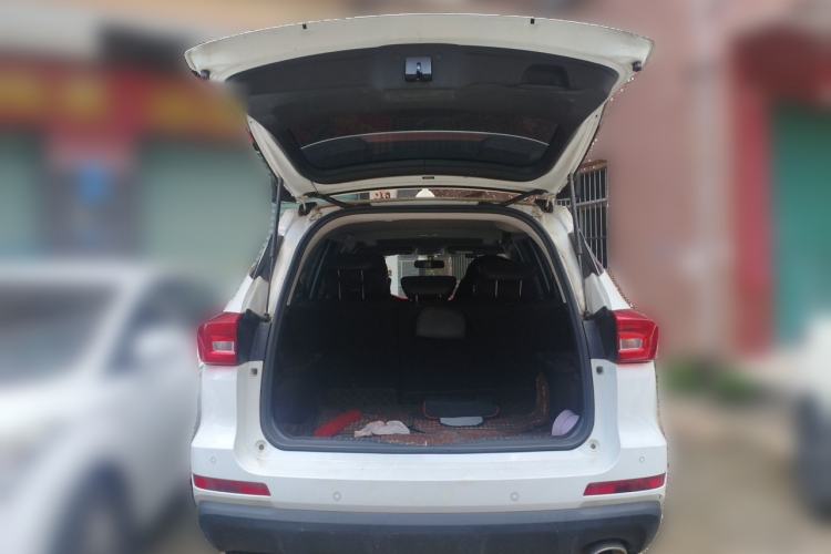 Used Haval M6 2019 1.5T DCT Two-Wheel Drive Value Edition China VI Standard Trunk