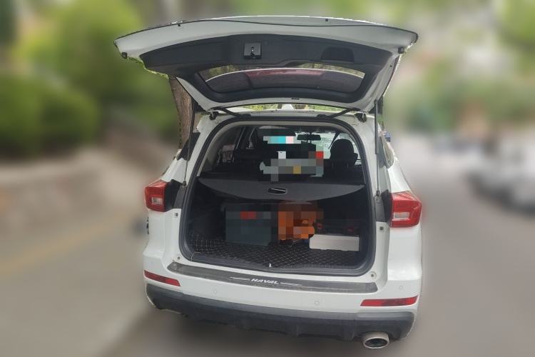 Used Haval M6 2019 1.5T Manual Two-Wheel Drive Elite Version China VI Standard Trunk