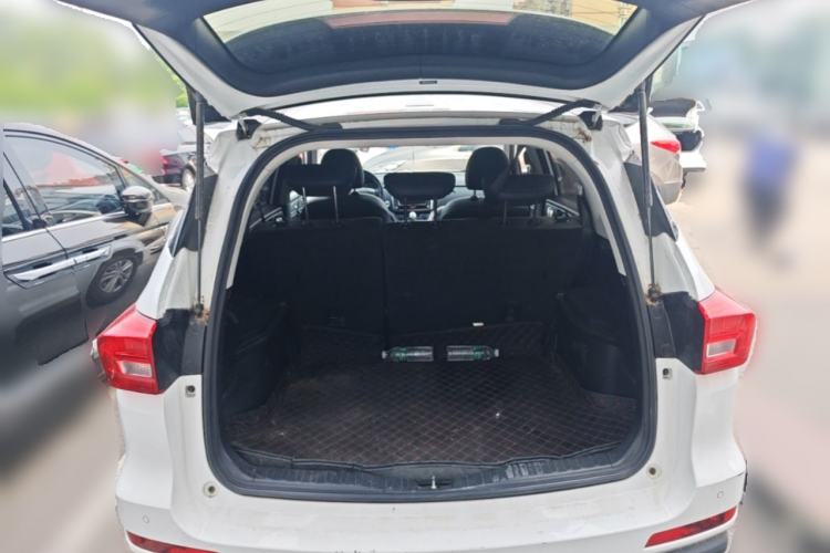 Used Haval M6 2019 1.5T Manual Two-Wheel Drive Elite Version China VI Standard Trunk