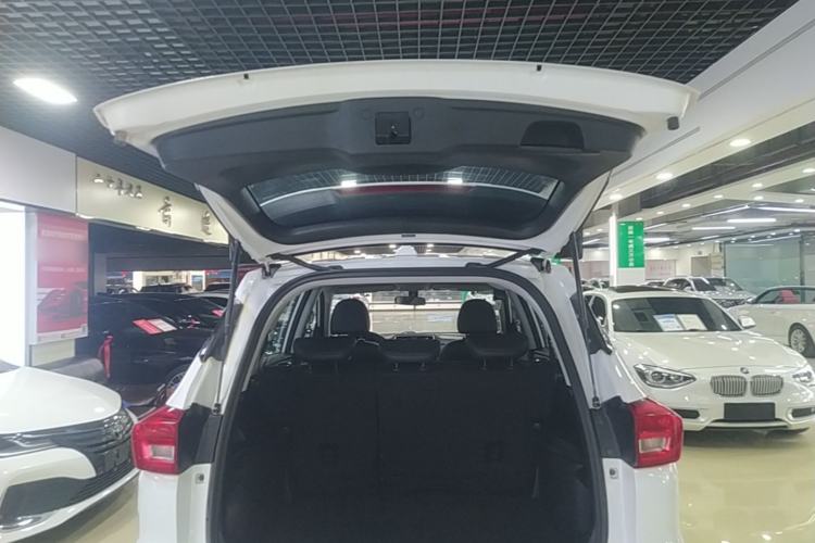 Used Haval M6 2019 1.5T DCT Two-Wheel Drive Value Edition China VI Standard Trunk