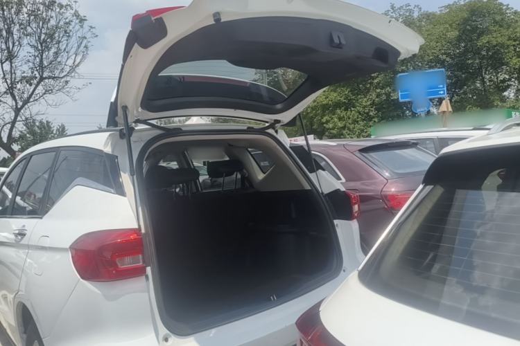 Used Haval M6 2019 1.5T DCT Two-Wheel Drive Value Edition China VI Standard Trunk