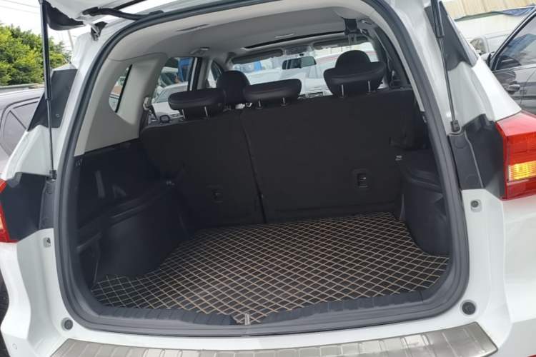 Used Haval M6 2019 1.5T DCT Two-Wheel Drive Elite Version China VI Standard Trunk