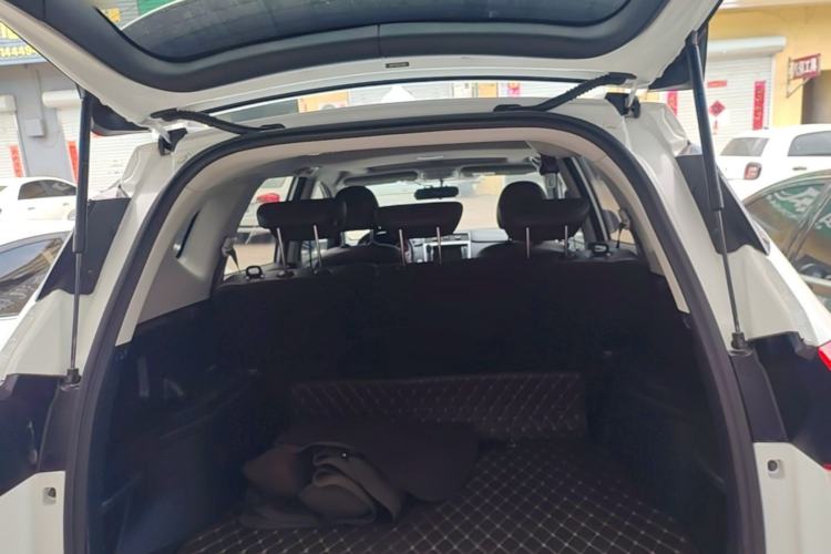 Used Haval M6 2019 1.5T DCT Two-Wheel Drive Value Edition China VI Standard Trunk