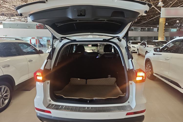 Used Haval M6 2019 1.5T DCT Two-Wheel Drive Value Edition China VI Standard Trunk
