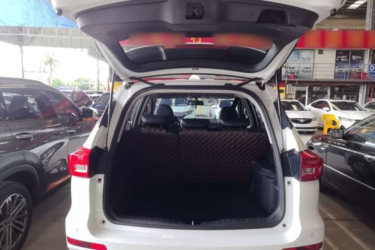 Used Haval M6 2019 1.5T DCT Two-Wheel Drive Urban Version China VI Standard Trunk