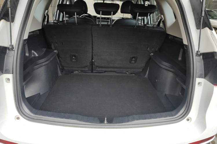 Used Haval M6 2019 1.5T DCT Two-Wheel Drive Value Edition China VI Standard Trunk