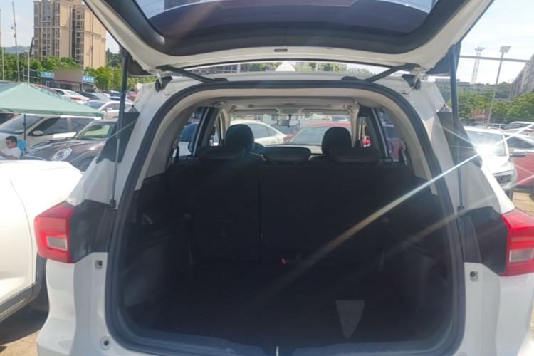 Used Haval M6 2019 1.5T DCT Two-Wheel Drive Value Edition China VI Standard Trunk