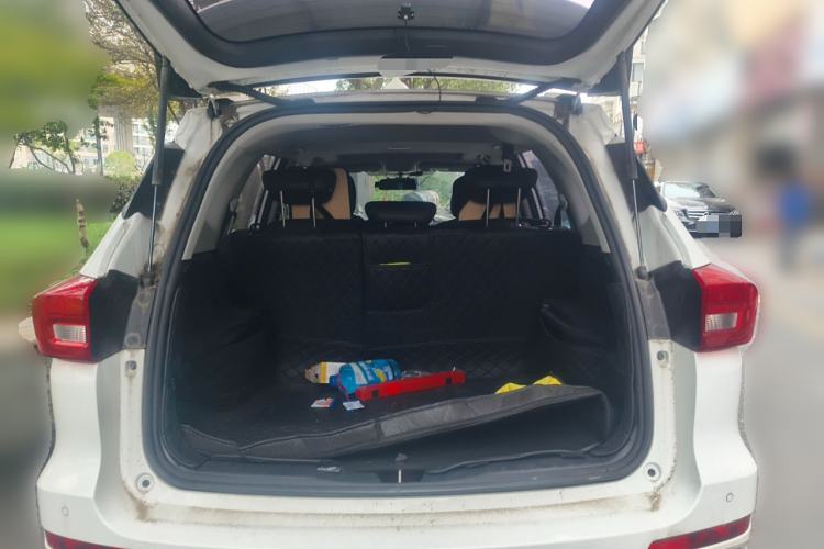 Used Haval M6 2019 1.5T DCT Two-Wheel Drive Elite Version China VI Standard Trunk