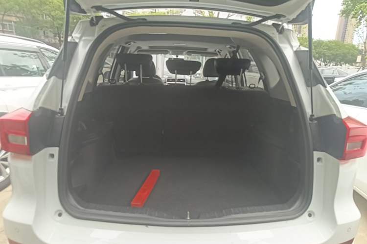 Used Haval M6 2019 1.5T DCT Two-Wheel Drive Value Edition China VI Standard Trunk