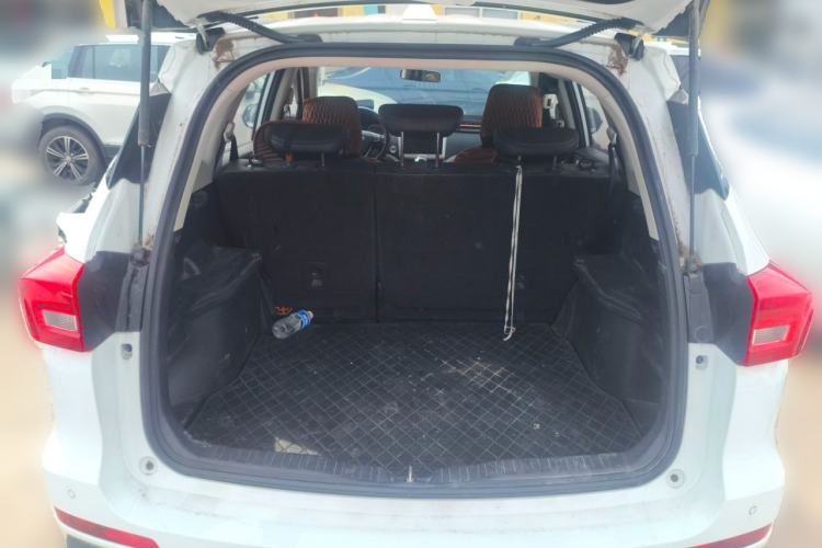 Used Haval M6 2019 1.5T DCT Two-Wheel Drive Value Edition China VI Standard Trunk