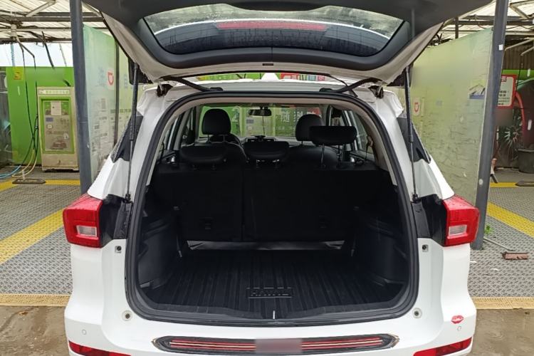 Used Haval M6 2019 1.5T DCT Two-Wheel Drive Elite Version China VI Standard Trunk