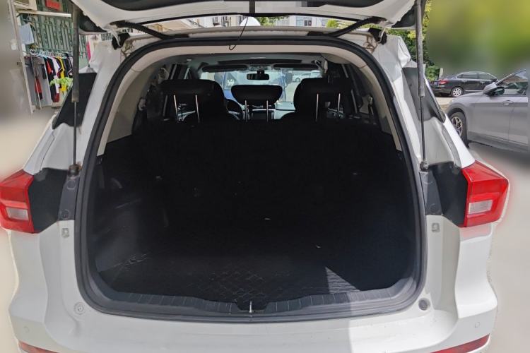 Used Haval M6 2019 1.5T DCT Two-Wheel Drive Value Edition China VI Standard Trunk