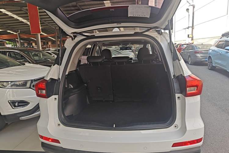 Used Haval M6 2019 1.5T DCT Two-Wheel Drive Elite Version China VI Standard Trunk