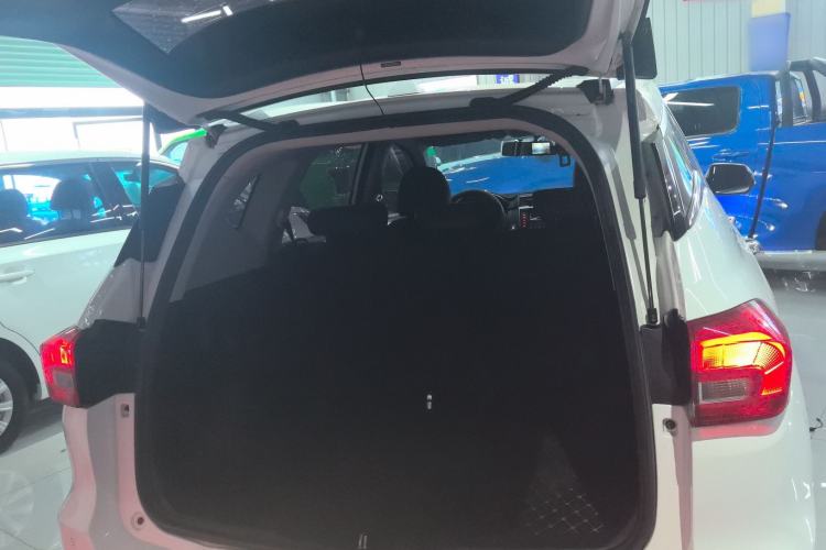 Used Haval M6 2019 1.5T DCT Two-Wheel Drive Elite Version China VI Standard Trunk