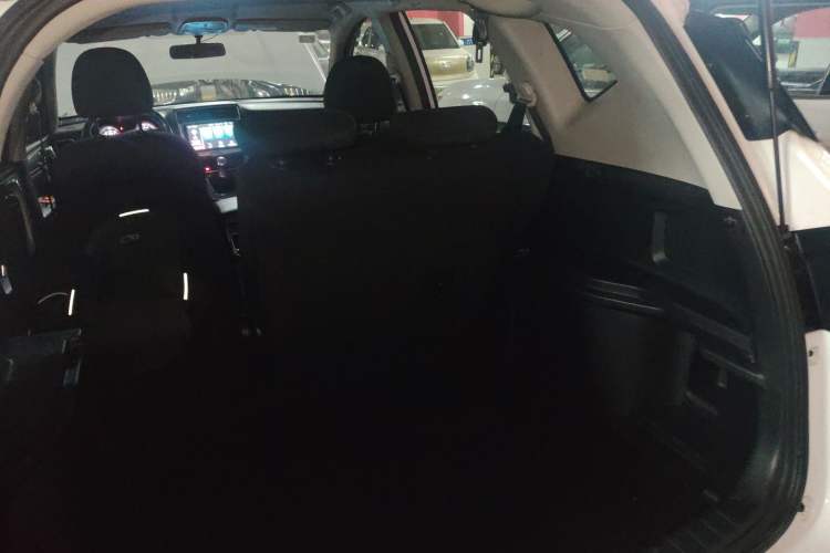 Used Haval M6 2019 1.5T Manual Two-Wheel Drive Urban Version China VI Standard Trunk