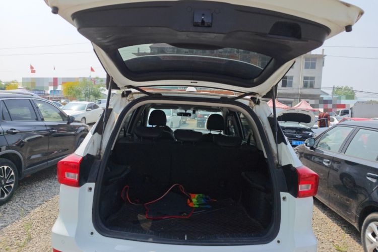Used Haval M6 2019 1.5T DCT Two-Wheel Drive Value Edition China VI Standard Trunk