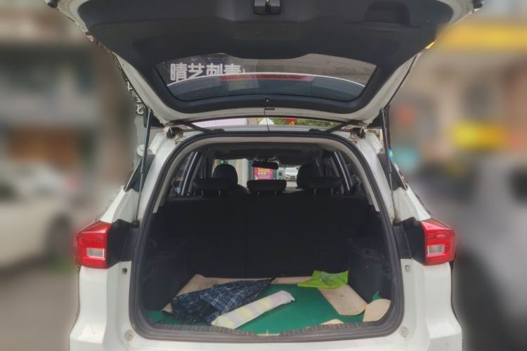 Used Haval M6 2019 1.5T Manual Two-Wheel Drive Elite Version China V Standard Trunk