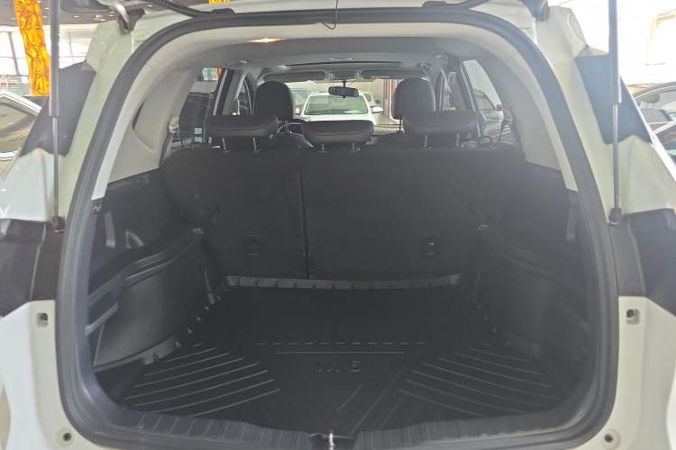 Used Haval M6 2019 1.5T DCT Two-Wheel Drive Value Edition China VI Standard Trunk