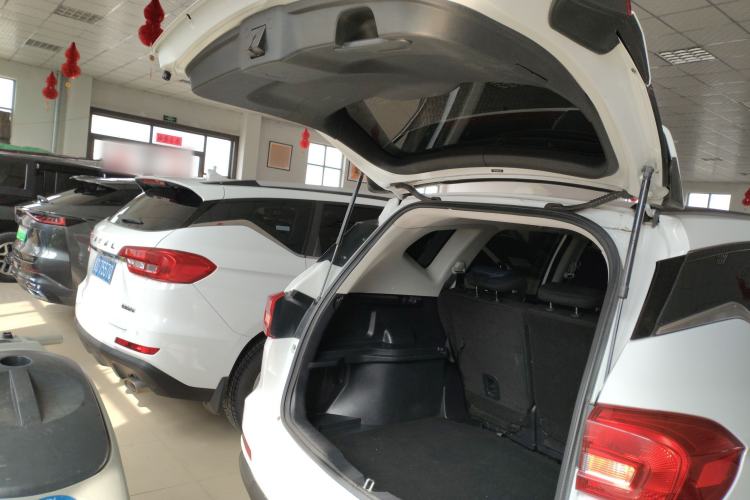 Used Haval M6 2019 1.5T Manual Two-Wheel Drive Urban Version China V Standard Trunk