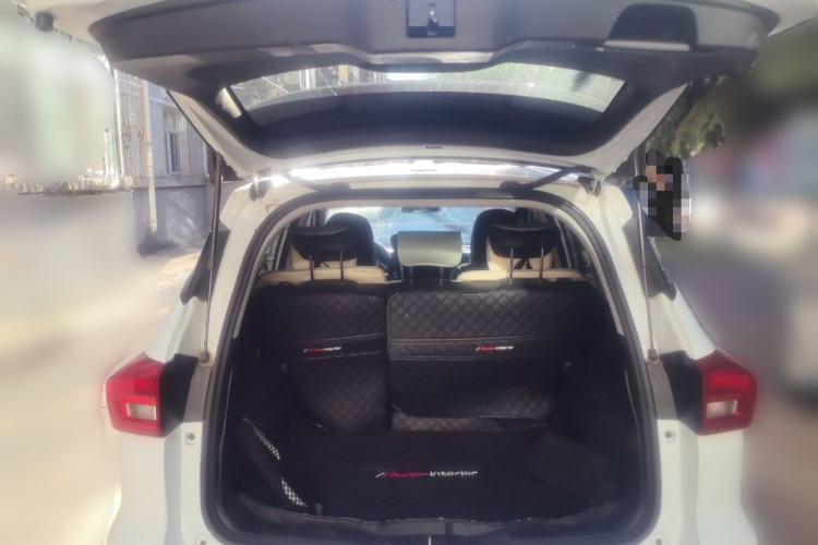 Used Haval M6 2019 1.5T DCT Two-Wheel Drive Value Edition China VI Standard Trunk
