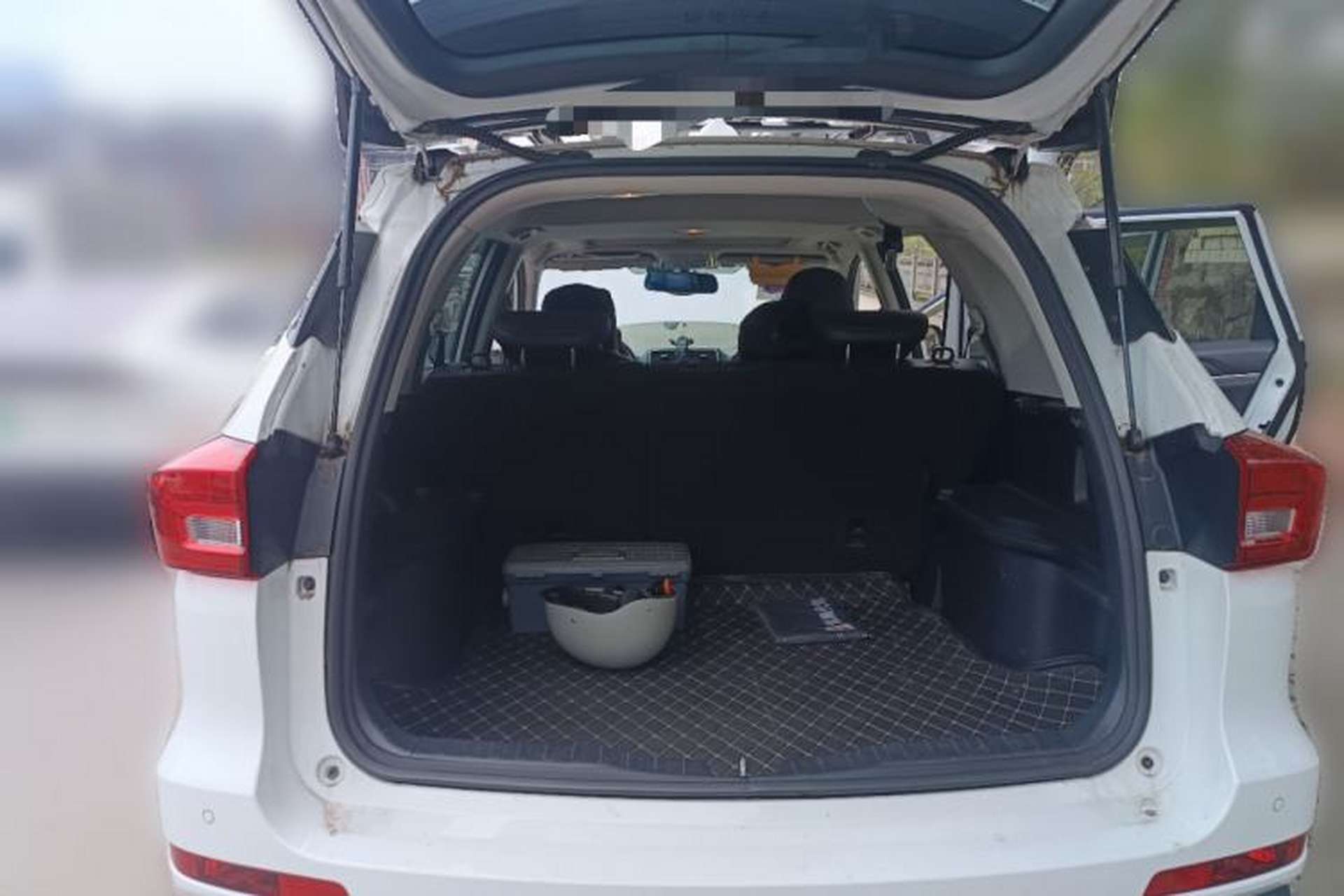 Used Haval M6 2019 1.5T DCT Two-Wheel Drive Elite Version China VI Standard Trunk