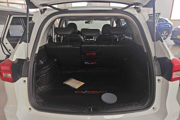 Used Haval M6 2019 1.5T DCT Two-Wheel Drive Value Edition China VI Standard Trunk