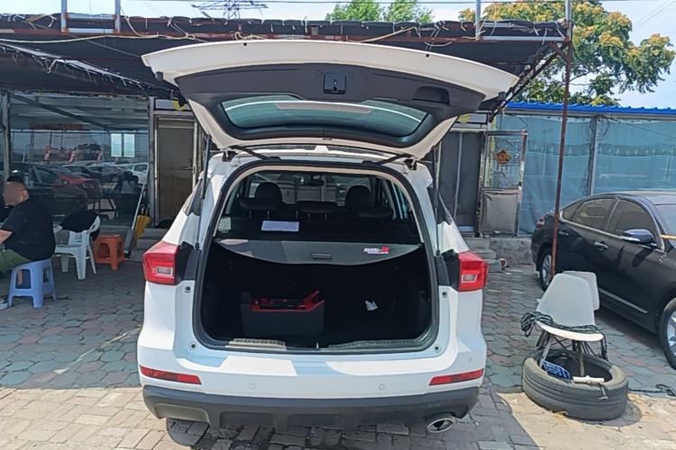 Used Haval M6 2019 1.5T Manual Two-Wheel Drive Elite Version China VI Standard Trunk