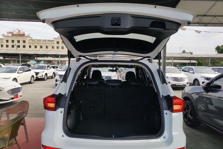 Used Haval M6 2019 1.5T DCT Two-Wheel Drive Elite Version China VI Standard Trunk